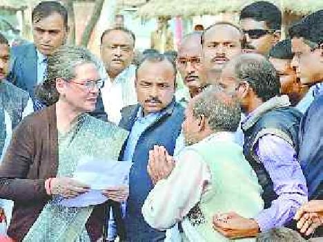  Dilaungi talking to government workers employment: Sonia